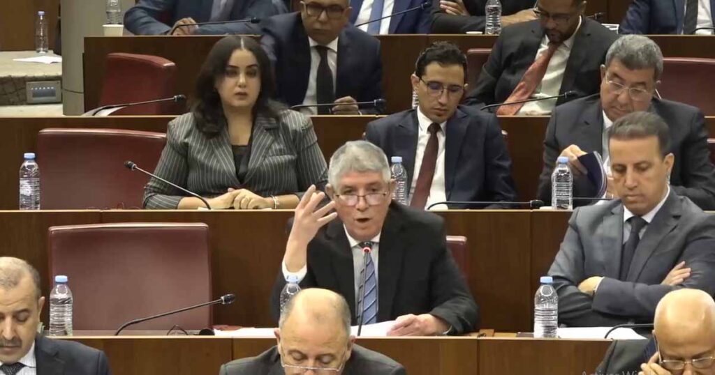 Scandale au Parlement des minoteries accusees de melanger du papier a la farine subventionnee